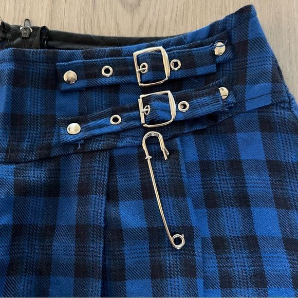 NWT vintage Lip Service blue plaid miniskirt with buckles and safety pin sz S - Picture 5 of 13